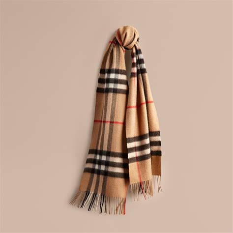 bufanda de burberry|Burberry wraps on sale.